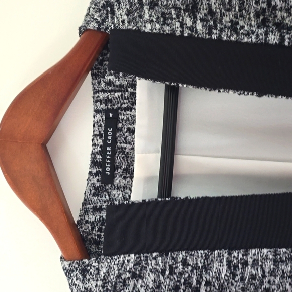 Classic black and white tweed jacket - Picture 4 of 6